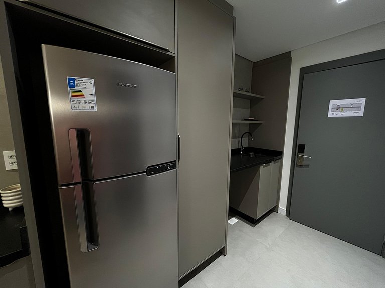 Studio em cond. c/ academia prox ao HU VTD0320