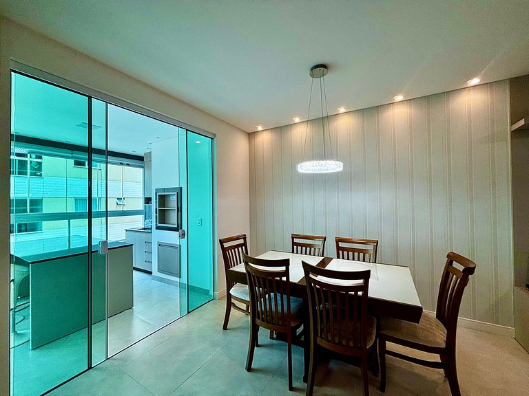 Apto c/ varanda gourmet a 450m da praia REB0802