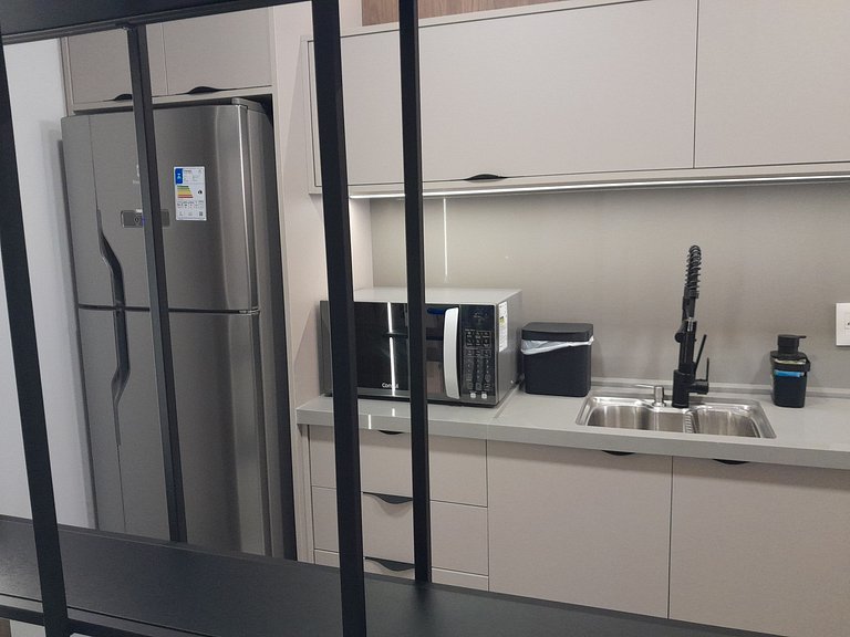 Studio c/ varanda a poucos passos da praia FFS0501