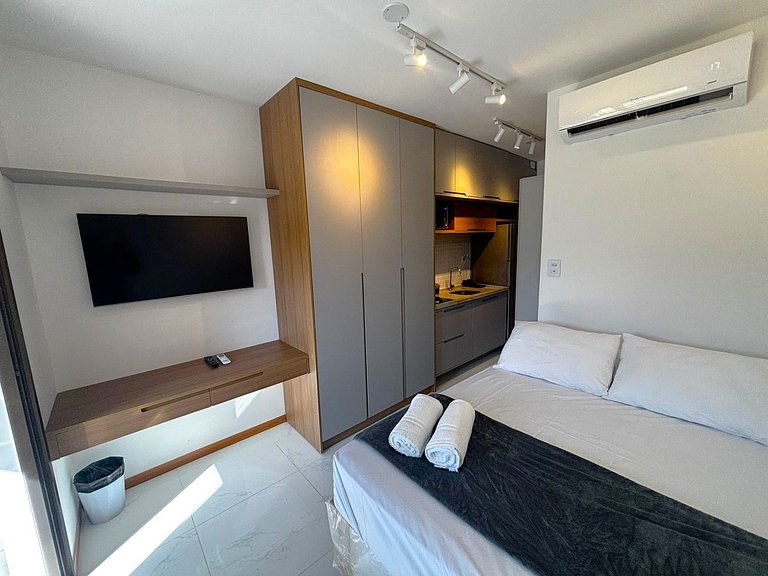 Studio completo a 750m mar em Salvador SMT0410