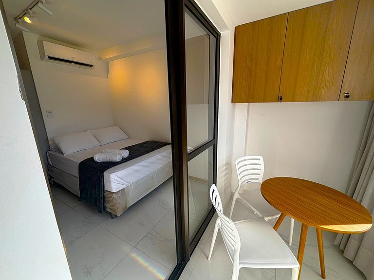 Studio completo a 750m mar em Salvador SMT0410