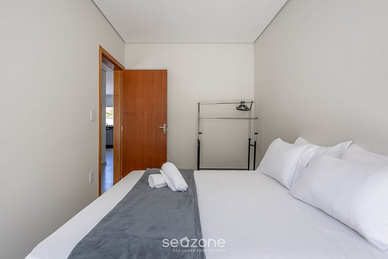 Apto c/ churrasqueira a 100m da Praia MBU0102