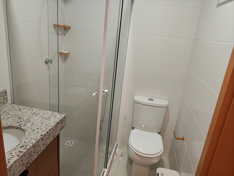 Apto em Cond. c/ Piscina e Churrasq. AGA0201