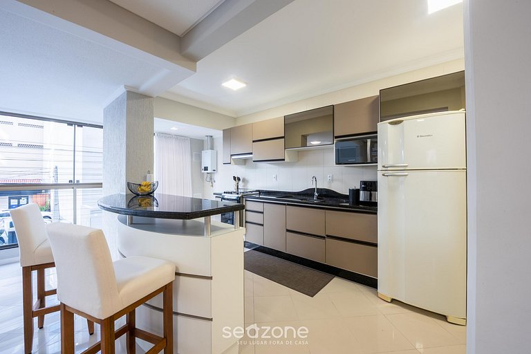 Apto c/ 3Q e churrasqueira a 400m da Praia PRS0101