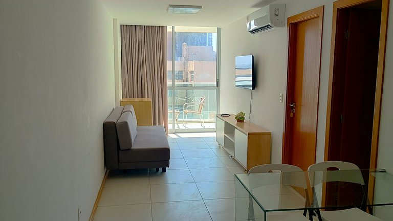 Apto c/ varanda e vista a beira-mar, Barra EXP0311