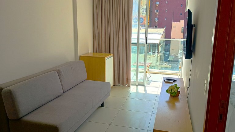 Apto c/ varanda e vista a beira-mar, Barra EXP0311