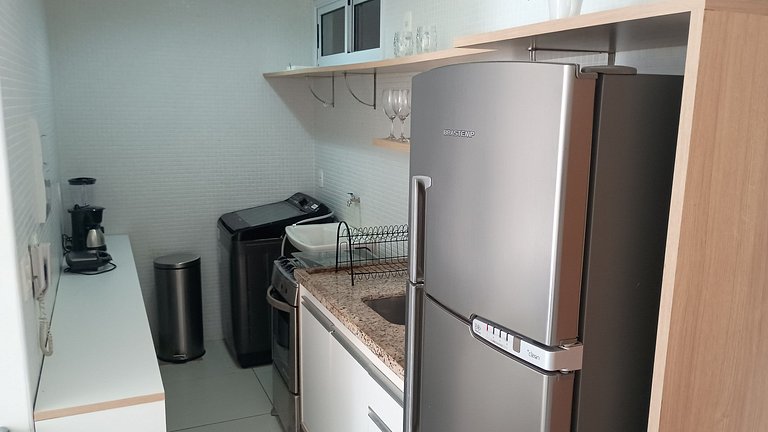 Apto c/ varanda e vista a beira-mar, Barra EXP0311