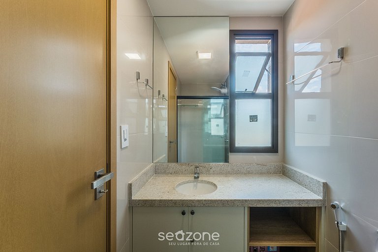 Apto c/ varanda a 290 m da Praia, Salvador HOA0308