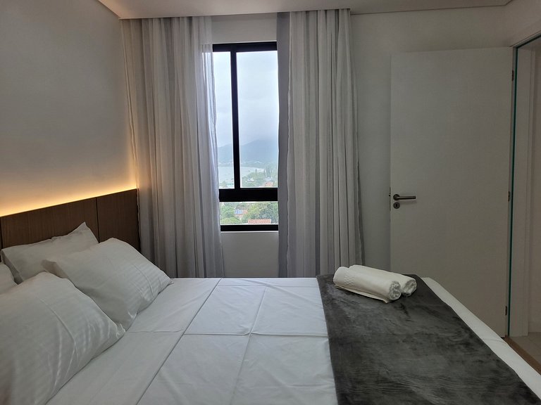 Apto c/ Suíte e Churrasqueira em Penha SKL1506