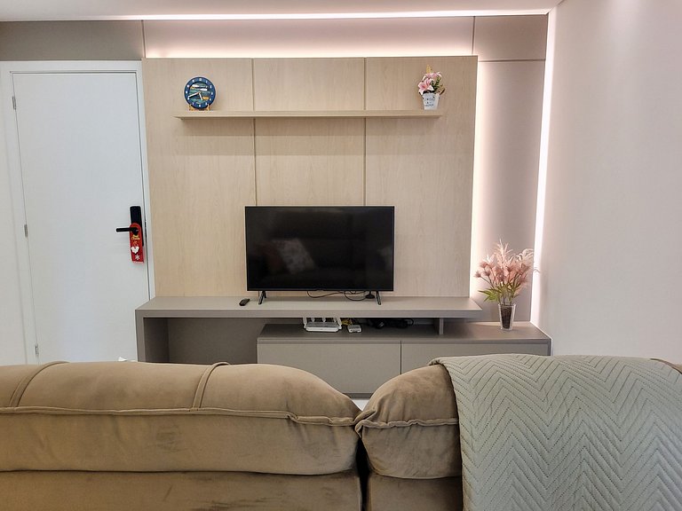 Apto c/ Suíte e Churrasqueira em Penha SKL1506