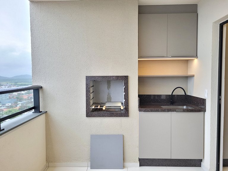 Apto c/ Suíte e Churrasqueira em Penha SKL1506