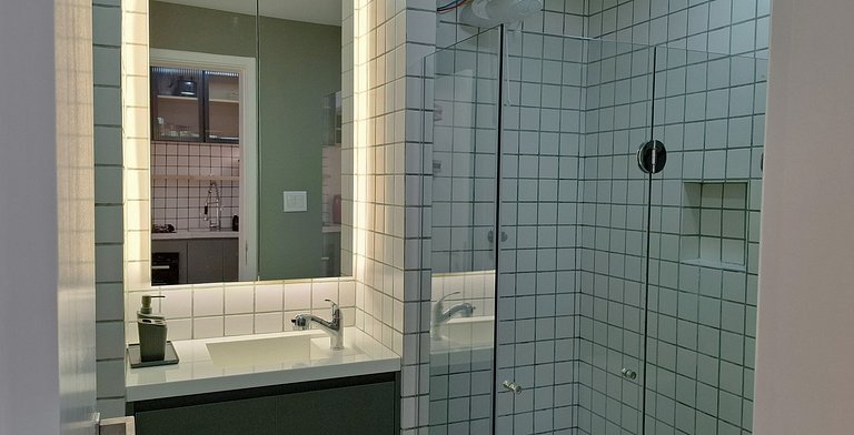 Apto com vista mar a 100m da praia EIA0409