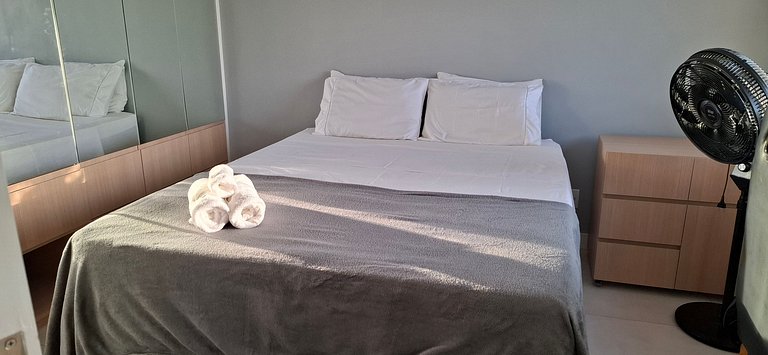 Apto com vista mar a 100m da praia EIA0409