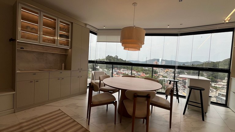 Apto c/ área gourmet a 300m da praia MTR1002