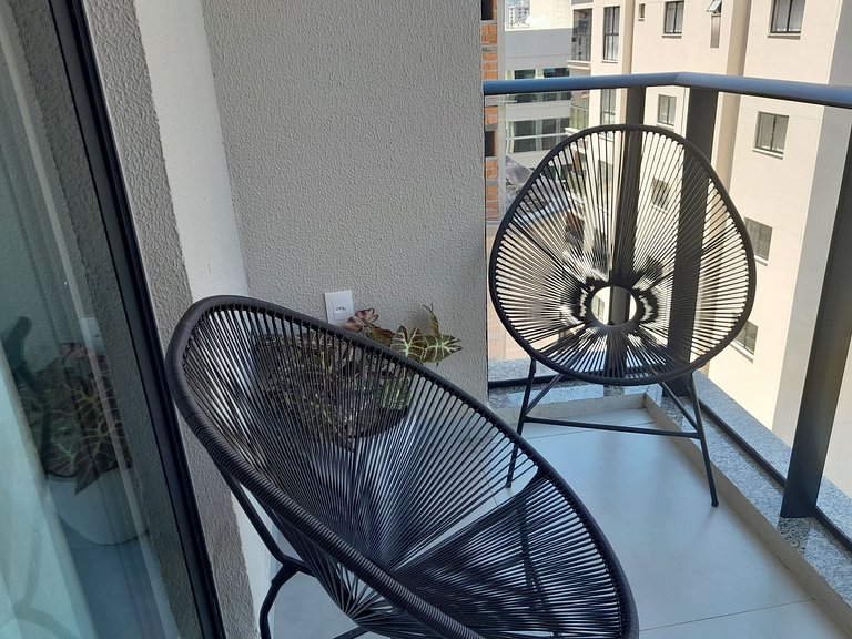 Apto c/ churrasq. privativa a 220m do Mar FFS1209