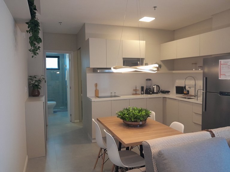 Apto c/ churrasq. privativa a 220m do Mar FFS1209