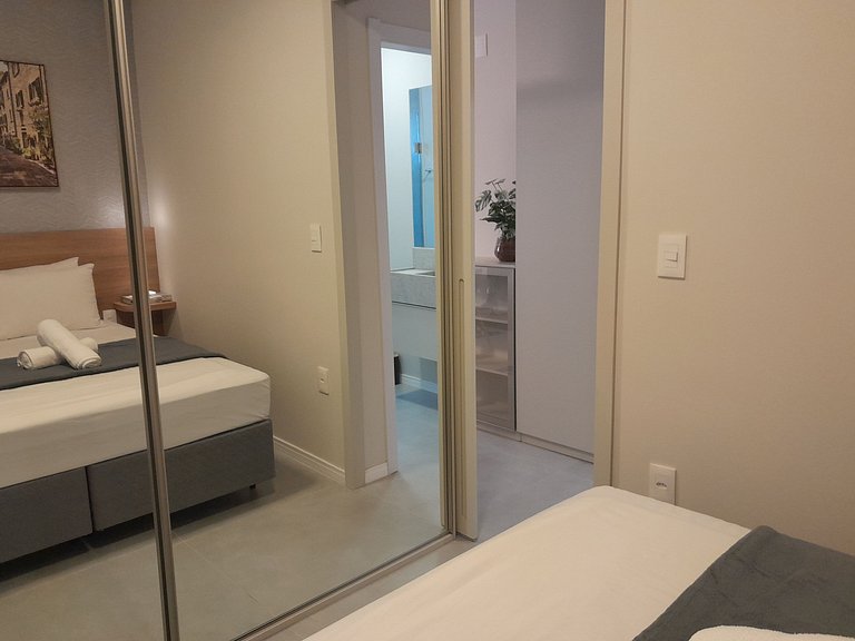 Apto c/ churrasq. privativa a 220m do Mar FFS1209