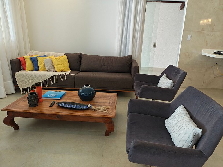 Casa c/ Piscina e 6 Quartos PJE0001