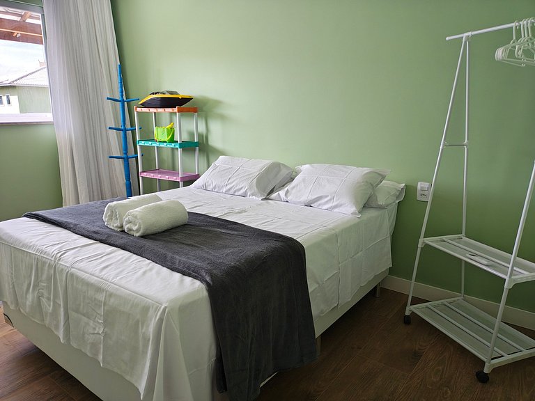 Casa c/ Piscina e 6 Quartos PJE0001