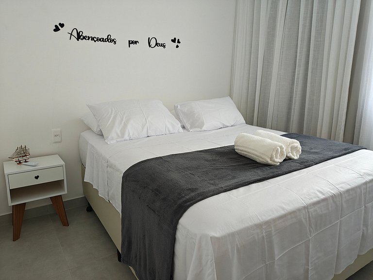 Casa c/ Piscina e 6 Quartos PJE0001