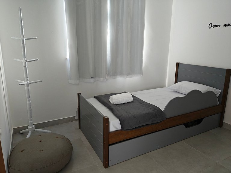 Casa c/ Piscina e 6 Quartos PJE0001