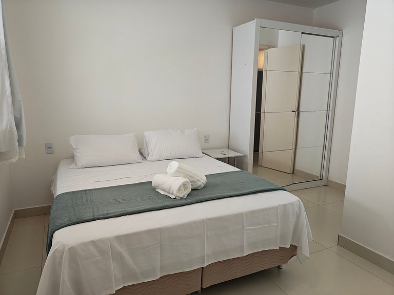 Casa c/ Piscina e 6 Quartos PJE0001