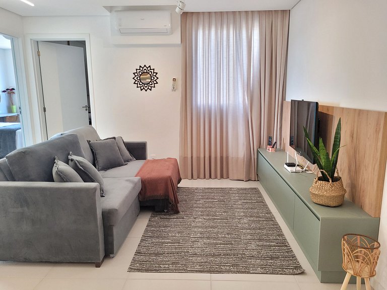 Apto c/ suíte e varanda gourmet em Penha SKL0601