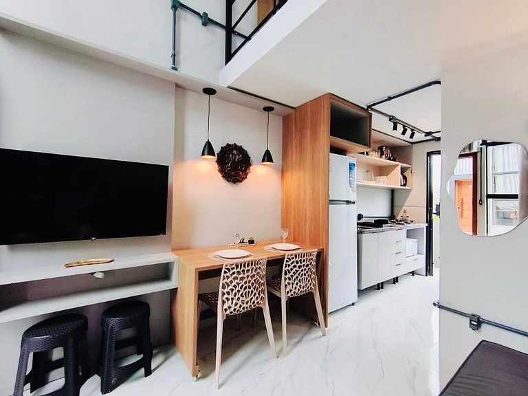 Loft a 50 m da Praia do Camacho PLO0005