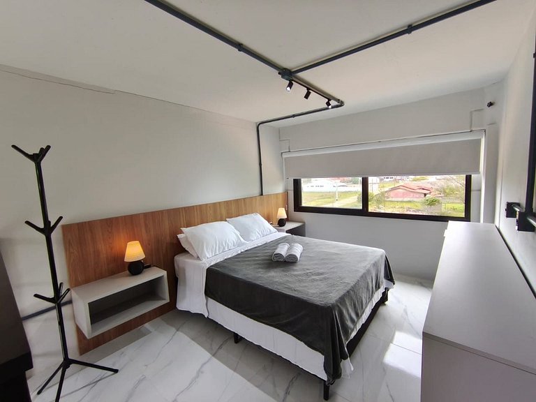 Loft a 50 m da Praia do Camacho PLO0005