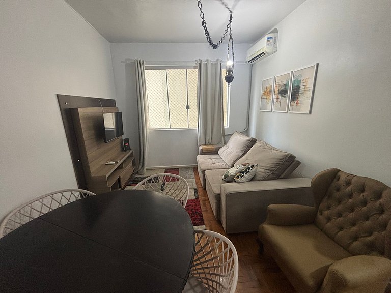 Apto 2 Dormitorios en el Centro de Floripa EBE0804