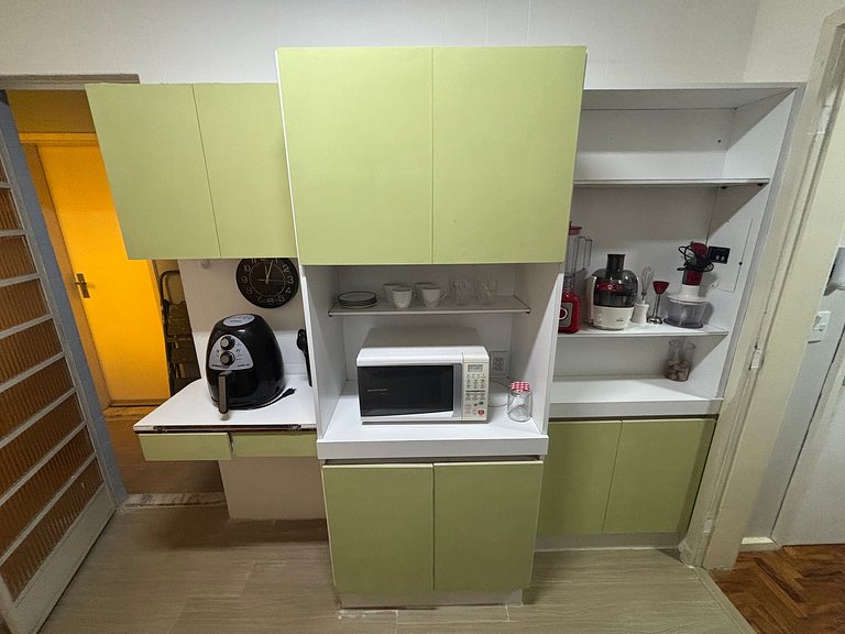 Apto 2 Dormitorios en el Centro de Floripa EBE0804