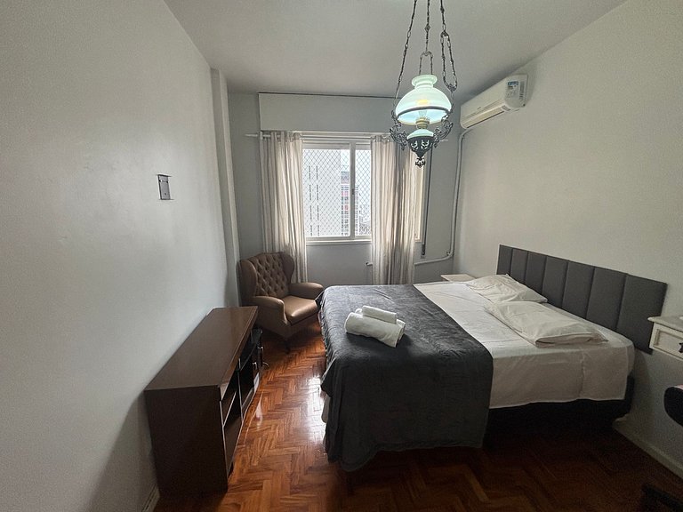 Apto 2 Dormitorios en el Centro de Floripa EBE0804