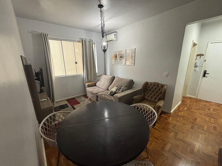 Apto 2 Quartos no Centro de Floripa EBE0804