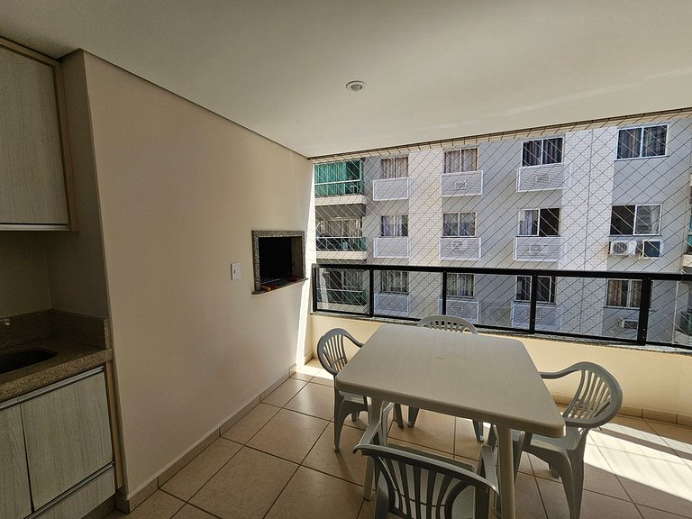 Apto Quadra Mar c/ Churrasqueira ESA0304