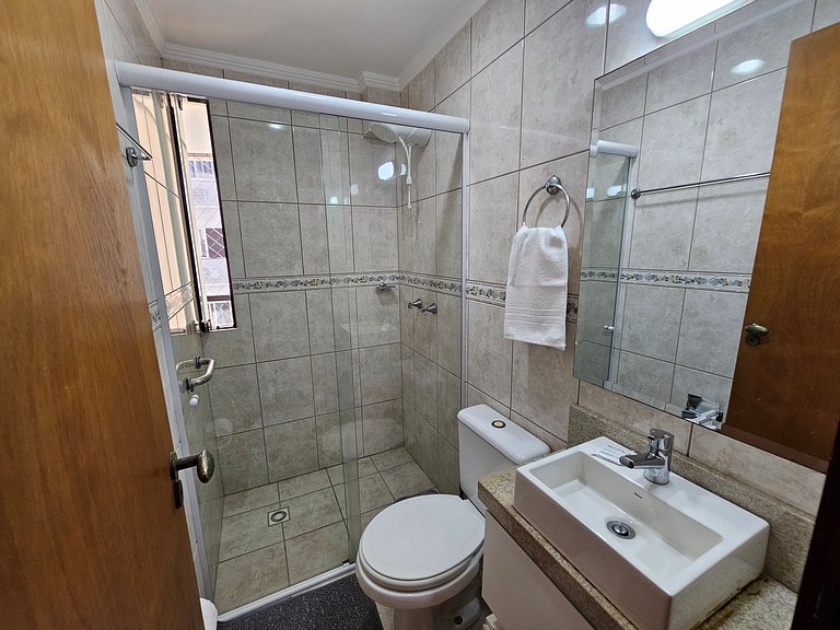 Apt a una cuadra del mar con parrilla ESA0304