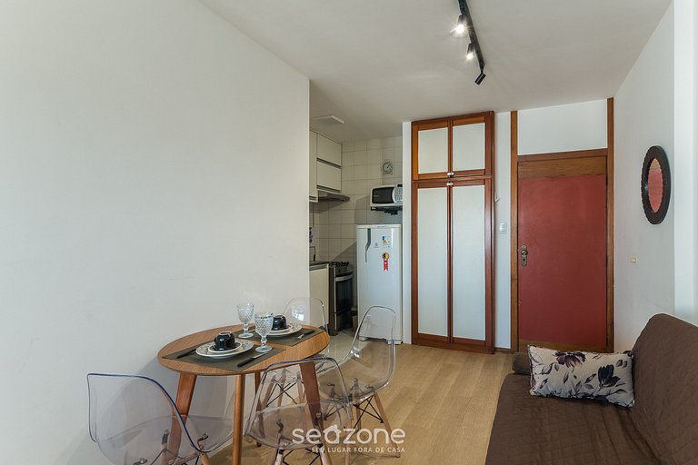 Estúdio na Barra a 600 m da Praia BSF0806