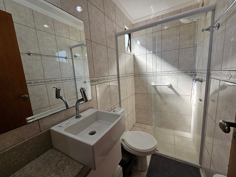 Apto Quadra Mar c/ Churrasqueira ESA0304