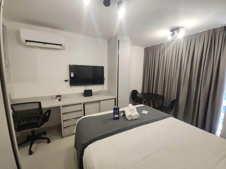 Estudio en edif. c/ piscina, 280m del mar UGR0404A