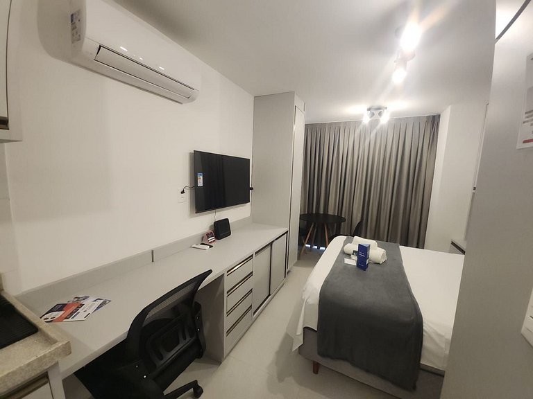 Estudio en edif. c/ piscina, 280m del mar UGR0404A