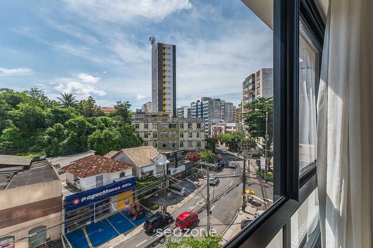 Apto a 400m da praia c/ piscina no prédio BLB0402