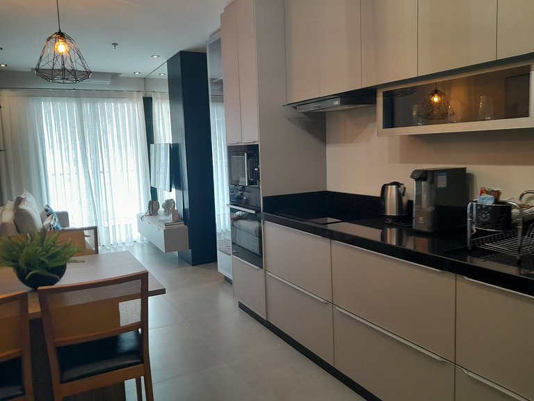 Apto c/ Varanda 220m da Praia em Itapema FFS1504