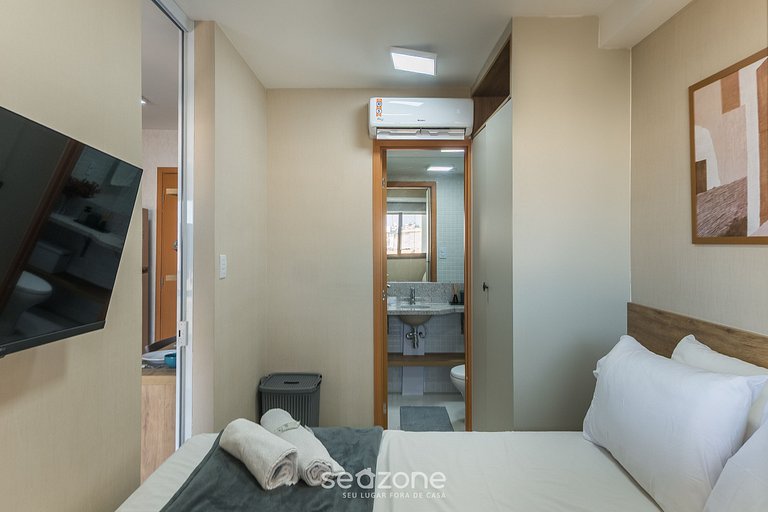 Apto c/ varanda a 750m da orla de Salvador SMT0518