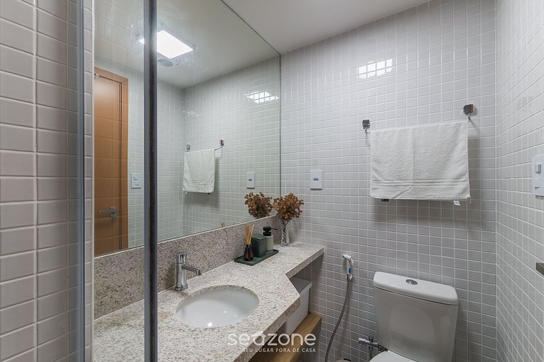 Apto c/ varanda a 750m da orla de Salvador SMT0518