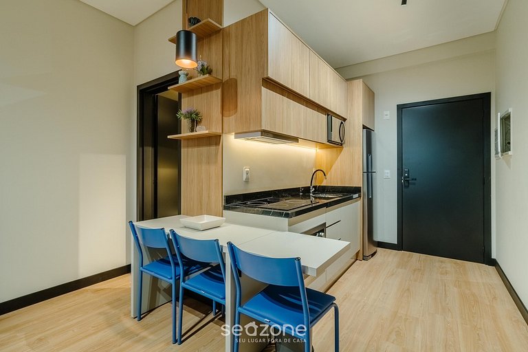 Studio c/ piscina no prédio, 550m da praia LDU0205