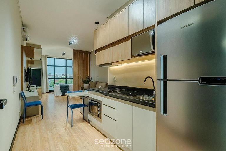 Studio c/ piscina no prédio, 550m da praia LDU0205