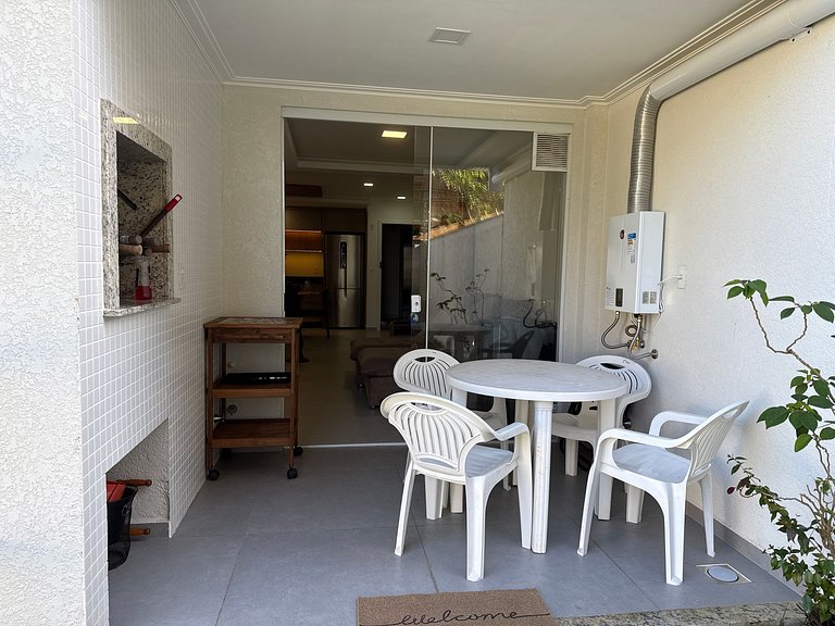 Apto c/ Parrilla en Condominio c/ Piscina RMM0107