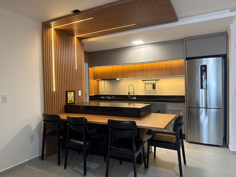 Apto c/ Parrilla en Condominio c/ Piscina RMM0107