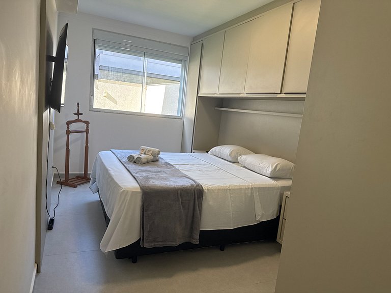 Apto c/ Churrasq. em Condo c/ Piscina RMM0107