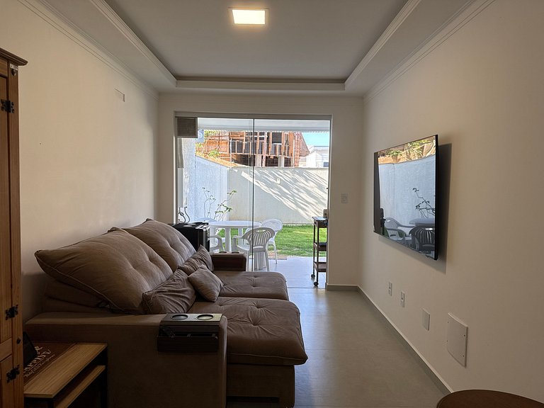 Apto c/ Parrilla en Condominio c/ Piscina RMM0107