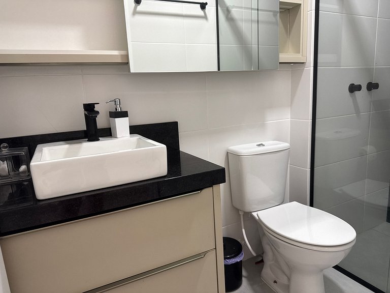 Apto c/ Churrasq. em Condo c/ Piscina RMM0107